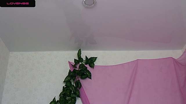 FlaviaSquirt naked stripping on cam for live sex video chat