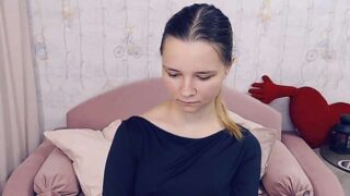 FreyaCutee naked stripping on cam for live sex video chat