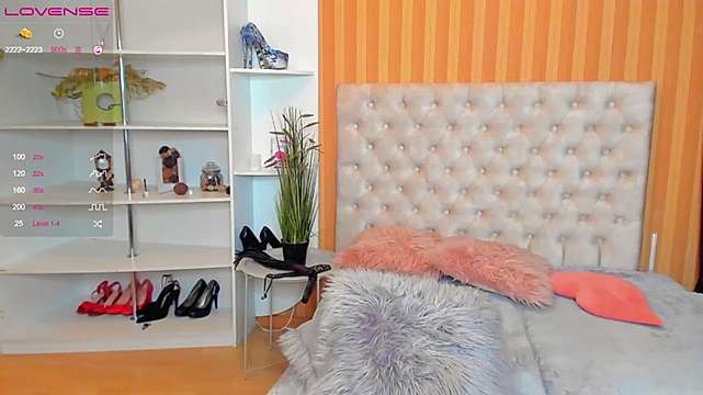 Frida_F naked stripping on cam for live sex video chat