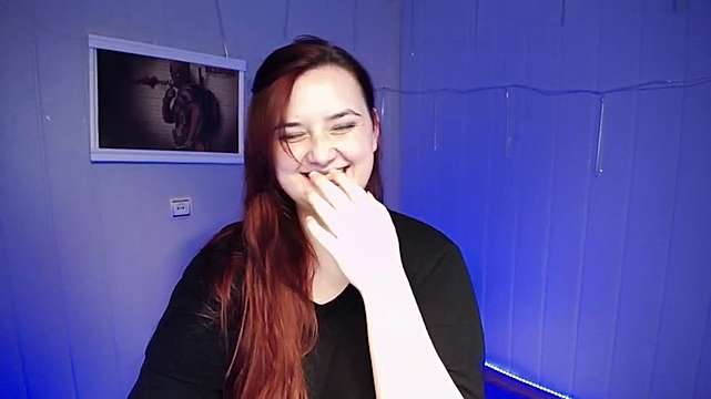 GabbySmol naked stripping on cam for live sex video chat