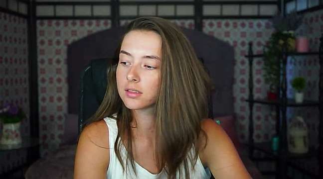 GloriaElmers naked stripping on cam for live sex video chat