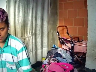 Goldenbitches nude on cam – live sex chat