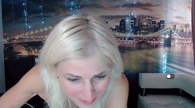 gracefulvinee naked stripping on cam for live sex video chat