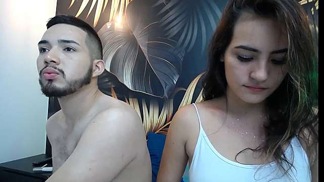 _Hanna_Tatum naked stripping on cam for live sex video chat