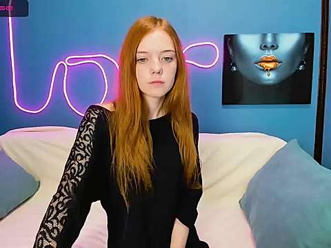 Harley_Quinsy naked stripping on cam for live sex video chat