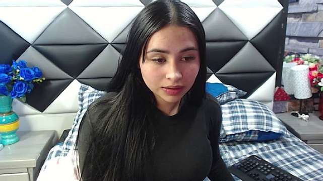 Heidy_Mont naked stripping on cam for live sex video chat