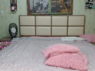 Hoootmaggie nude on cam – live sex chat