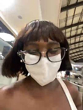 hudah37-monroe naked stripping on cam for live sex video chat