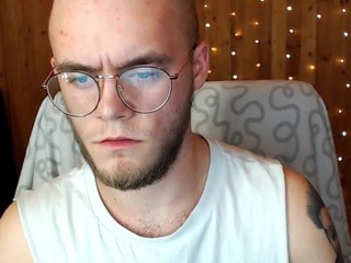 HugoBrad nude on cam – live sex chat