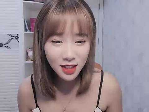 Iris-Ivy naked stripping on cam for live sex video chat