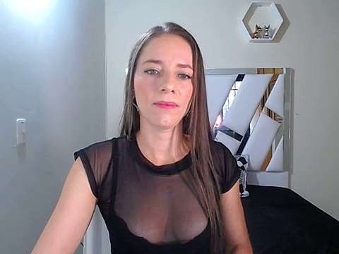 isabella_1711 naked stripping on cam for live sex video chat