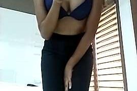 Ishika_Bhardwaj naked stripping on cam for live sex video chat