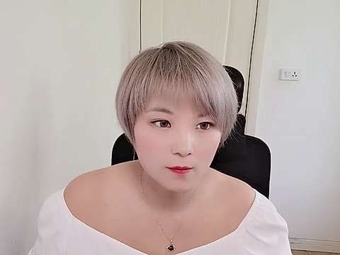 Jacqueline-c naked stripping on cam for live sex video chat
