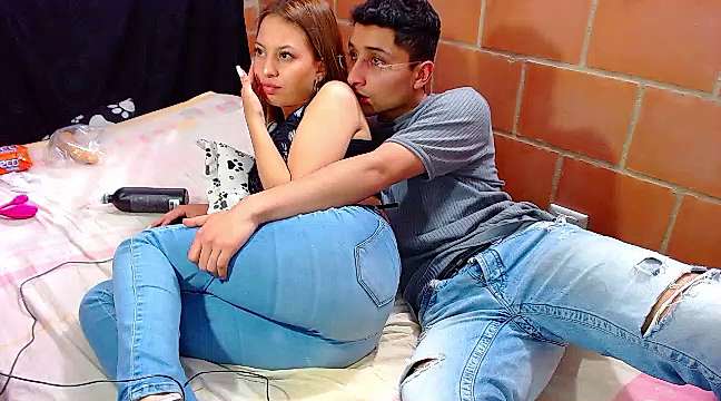 Jesse_n_Bryan naked stripping on cam for live sex video chat