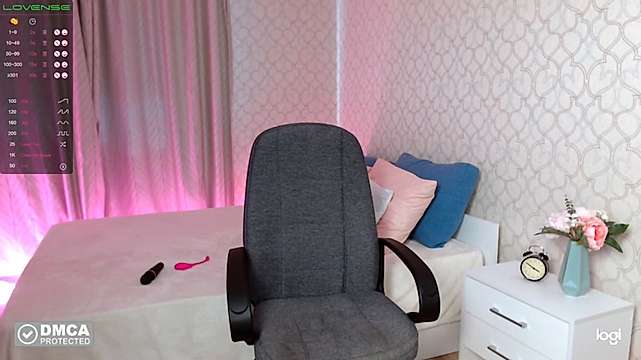 JessicaRolls naked stripping on cam for live sex video chat
