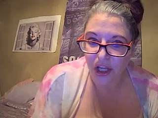 Jezebelfrmhell naked stripping on cam for live sex video chat