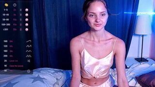 JoliWood naked stripping on cam for live sex video chat