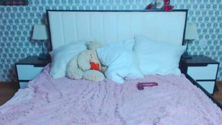 juicy_diana_love naked stripping on cam for live sex video chat