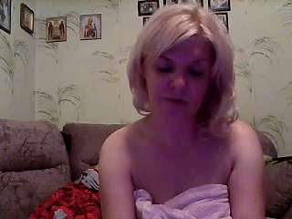_Julia_Sweet_ naked stripping on cam for live sex video chat