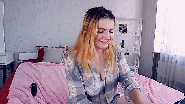 KateShy naked stripping on cam for live sex video chat