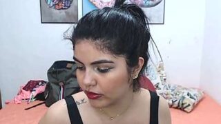 khalifa1A naked stripping on cam for live sex video chat