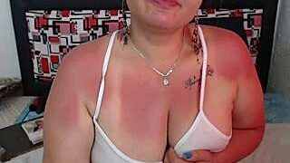 kinkymommy naked stripping on cam for live sex video chat