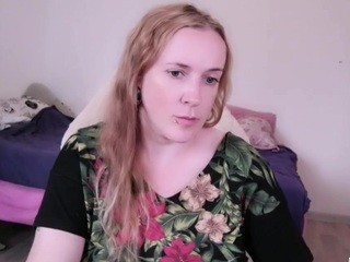 Kisica nude on cam – live sex chat