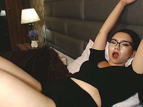 Kwintorry naked stripping on cam for live sex video chat