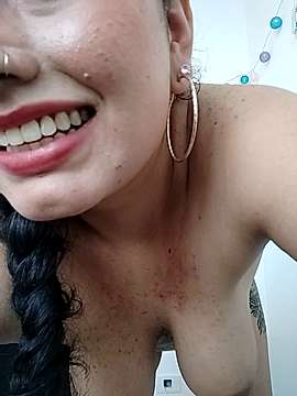 Lainy_Sprouse naked stripping on cam for live sex video chat