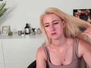 Lanna_Lay nude on cam – live sex chat