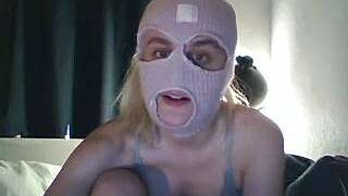 LaraLux naked stripping on cam for live sex video chat