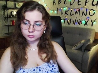 Leahbarton nude on cam – live sex chat