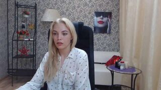 LeslieBurke naked stripping on cam for live sex video chat