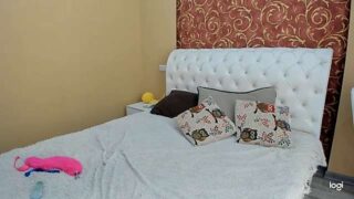 Linda_li naked stripping on cam for live sex video chat