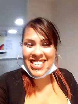 LISA-HOT1 naked stripping on cam for live sex video chat