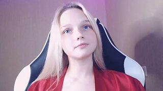 _little_kitteeen_ naked stripping on cam for live sex video chat