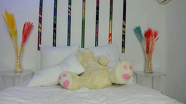 Lovely_Janee naked stripping on cam for live sex video chat