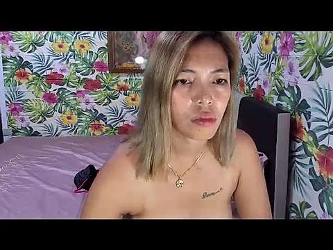 lovelyzoe naked stripping on cam for live sex video chat