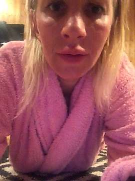LucyDaisy@xh naked stripping on cam for live sex video chat
