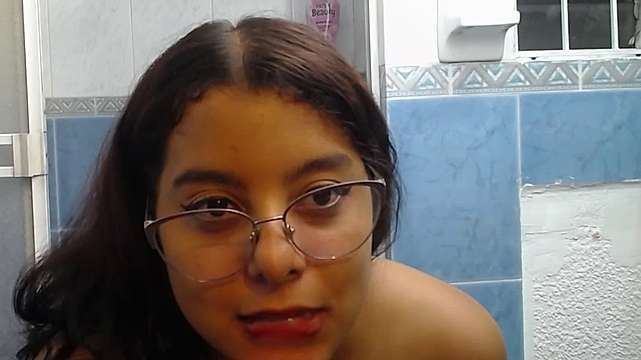 massie_ naked stripping on cam for live sex video chat