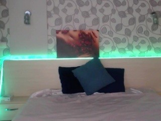 Mila-Elaine nude on cam – live sex chat