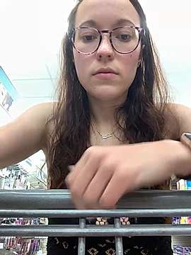 _minikui_ naked stripping on cam for live sex video chat
