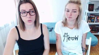 MollyBumm naked stripping on cam for live sex video chat