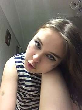 MollyEvanss naked stripping on cam for live sex video chat
