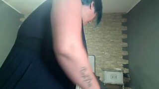 Moon_sex naked stripping on cam for live sex video chat