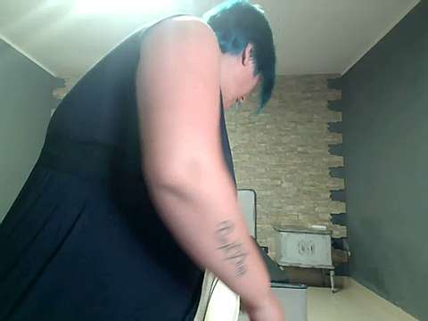 Moon_sex naked stripping on cam for live sex video chat