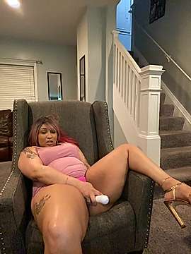 msbaddiebabe101 naked stripping on cam for live sex video chat