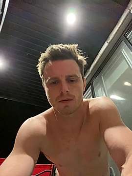 mywifeisbett8r naked stripping on cam for live sex video chat
