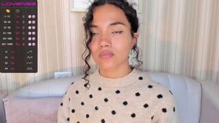 NatashaWolf_ naked stripping on cam for live sex video chat