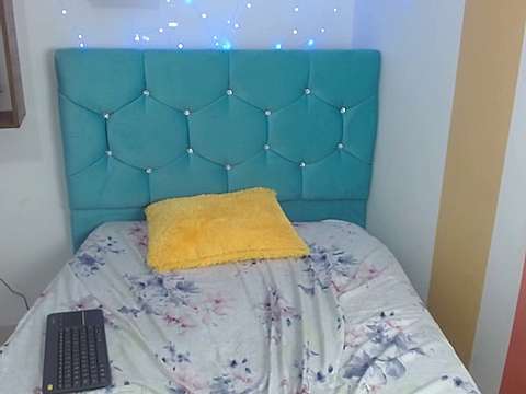 Nathaly_room naked stripping on cam for live sex video chat